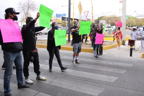 Con protesta múltiple, dueños y entrenadores de gimnasios “ejercitan” a la ciudad