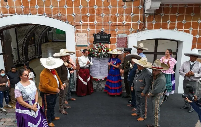 atlixco-pega-bando-patrio
