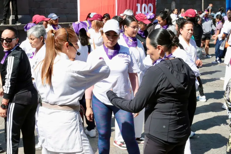 gob-pue-clase-masiva-karate