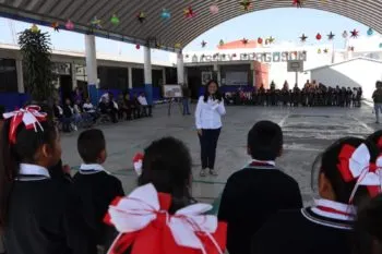 Ariadna Ayala mejora infraestructura educativa en Atlixco 