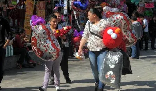 Parejas gastarán hasta 3 mil pesos en regalos en San Valentín:  Ochoa Cáceres