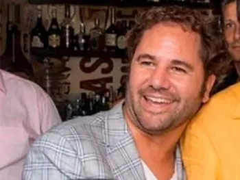 Detienen en España a presunto prestanombres de Genaro García Luna