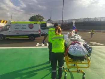 Trasladan en ambulancia aérea a joven con traumatismo craneoencefálico en Puebla