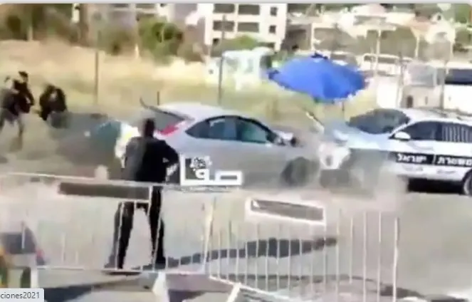 Automovilista embiste a policías en Jerusalén; hay varios heridos