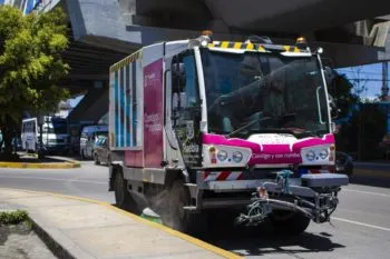Limpieza urbana integral retira 23 mil 812 stickers y pegatinas en calles de Puebla capital