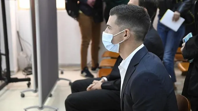 Santi Mina