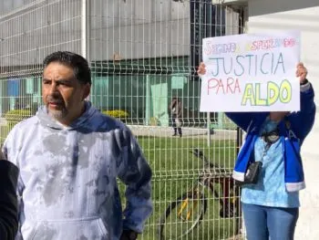 Familiares de estudiante BUAP asesinado protestan afuera de Casa de Justicia