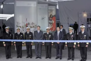 Inauguran en el zócalo exposición de la Marina