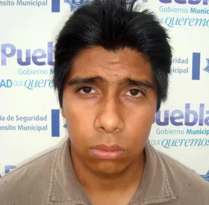Elementos de la SSPTM aseguran a probable responsable de robo a transeúnte