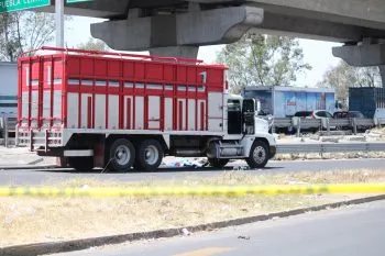 Hallan camioneta de asaltantes asesinos de comerciantes