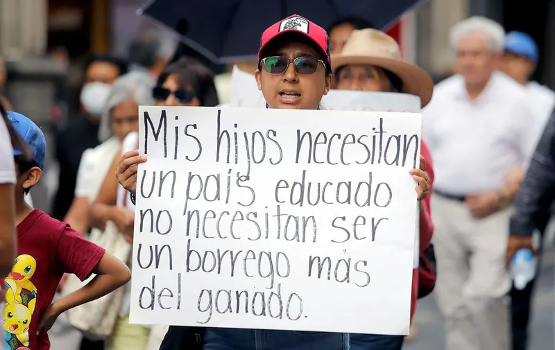 frente-nacional-por-la-familia-libros-de-texto-gratuitos