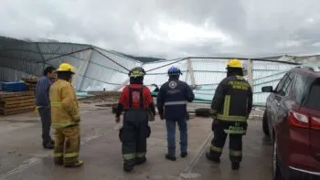 Gobierno de Puebla atiende de forma inmediata a afectados por tornado en Chignahuapan