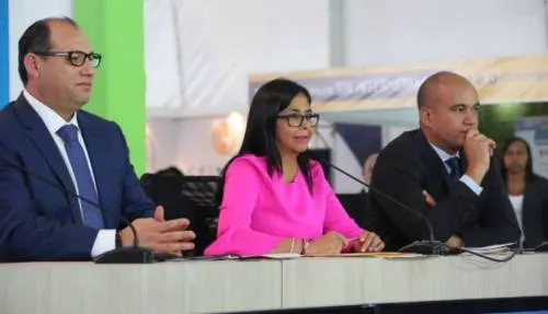 Venezuela asegura que su plan de subsidios es más popular que Facebook