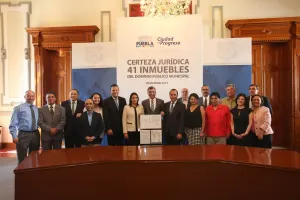 Tony Gali da certeza jurídica al patrimonio de los poblanos