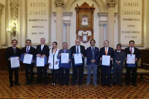 Ayuntamiento reconoce a integrantes del Centro Médico Nacional Siglo XXI