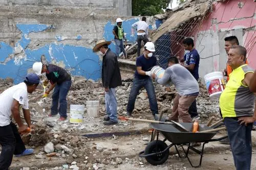 Estudiantes de la Anáhuac construirán 90 casas para damnificados de Puebla y Oaxaca: Mata