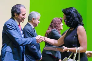 BUAP reconoce trayectoria y compromiso de Comunidad Universitaria