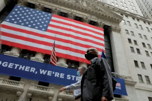 Wall Street cierra este martes a la alza en espera de nuevos apoyos para la economía