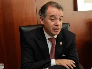 Peña Nieto promueve que procurador no se convierta en fiscal Gene