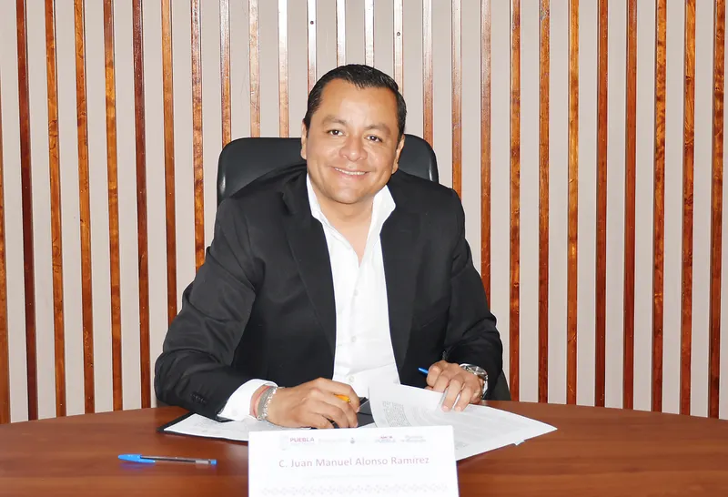 Firman gobierno de Texmelucan e IEEA convenios de colaboración en beneficio de adultos