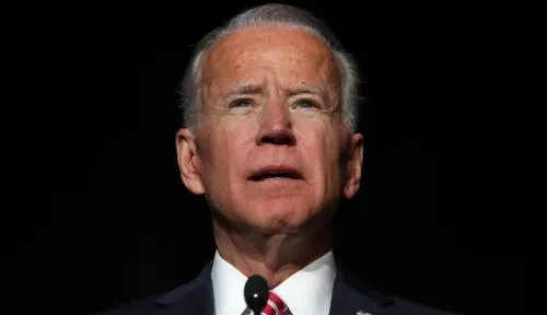 Trump se burla de disculpas de Biden por manosear a mujeres