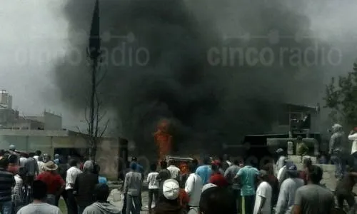 Se incendia camioneta en La Magdalena
