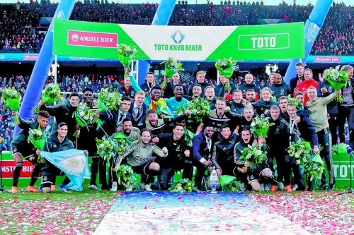Ajax conquista título de Copa con goleada de 4-0 a Willem II en el futbol holandés