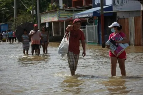 Suman más de 238 mil damnificados en el sureste mexicano por inundaciones