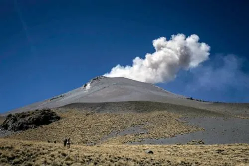 Aumenta cráter interno del Popocatépetl