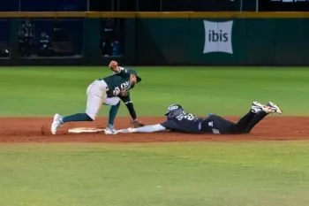 Se escapa el triunfo para Pericos de Puebla en el segundo de la serie