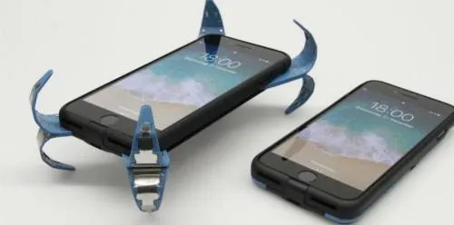 Crean un protector inteligente que se despliega cuando cae tu celular