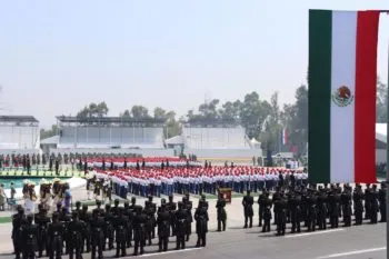 Realizan con éxito ensayo general del Desfile Cívico-Militar del 5 de Mayo