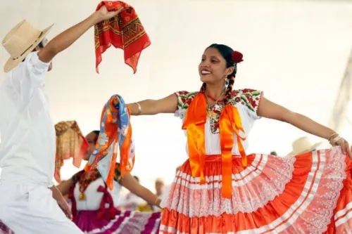 Posponen la Guelaguetza por Coronavirus, se realizaría en diciembre
