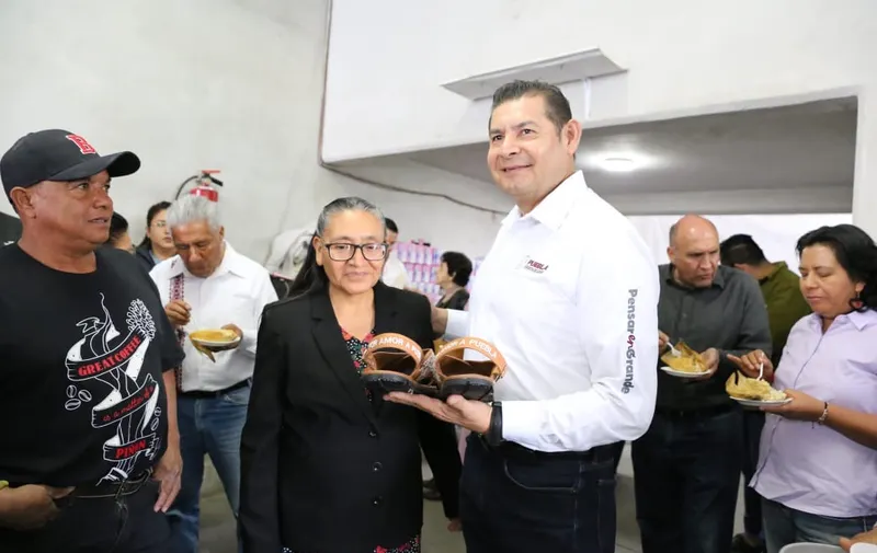 Alejandro Armenta impulsa economía regional y familiar a través de la industria del calzado