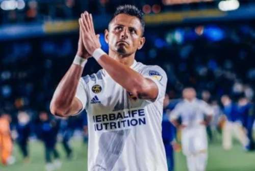 “Chicharito” Hernández es multado por confrontación ante el Earthquakes