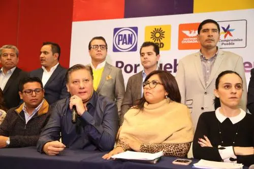 “Por Puebla al Frente” exige destitución de Espinosa Torres de la Mesa Directiva