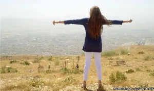 Mujeres de Irán hacen a un lado el velo en internet