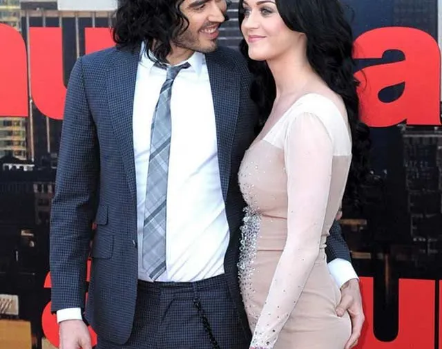 Katy Perry lo hace seis veces al día