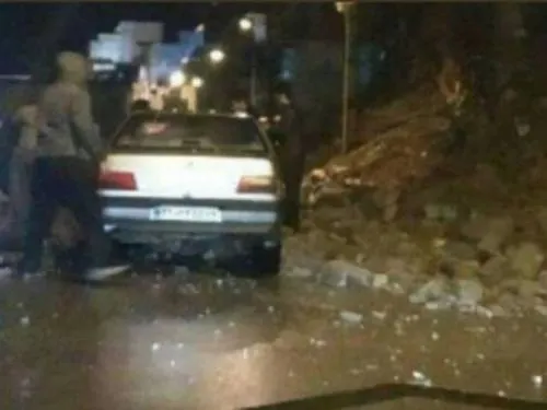 Suman más de 700 heridos en Irán tras sismo