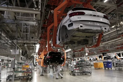 Reanuda Audi actividades en segundo turno