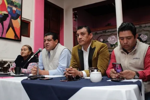 Tianguistas de Texmelucan amagan con manifestaciones sino liberan a sus líderes