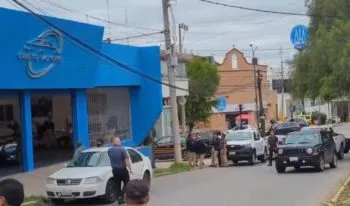 Catean Crystal Motors de Residencial Bulevares por presunto fraude