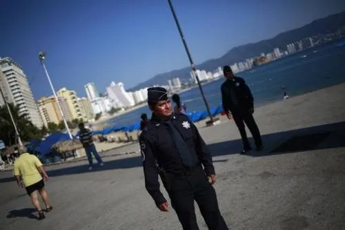 Hallan ocho muertos en carretera de Acapulco