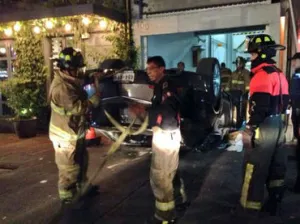 Cae auto de tercer piso de estacionamiento en Polanco