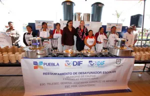 26 desayunadores escolares reequipados en gira de Presidenta del Sistema Estatal DIF