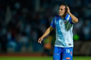 Acusa Cuauhtémoc Blanco intromisión de Chargoy en alineación camotera