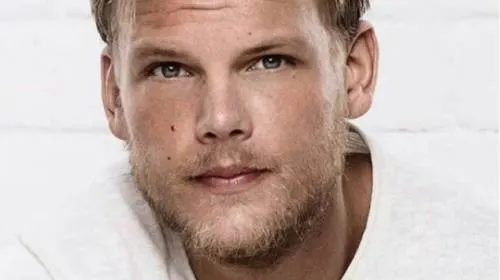 Revelan fotografías de Avicii tomadas a unas cuantas horas de su muerte