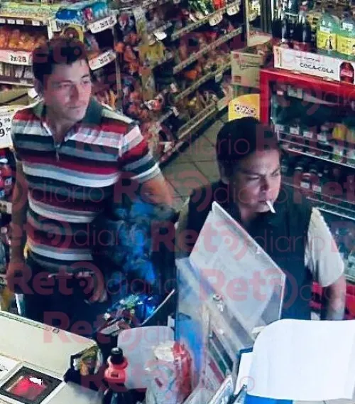 Sujetos amagan con pistola a empleada para asaltar OXXO en la Gabriel Pastor