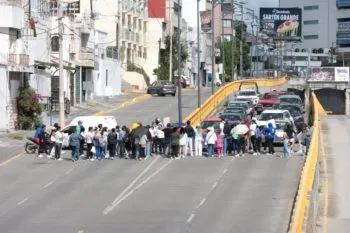 Crisis en la Universidad Cuauhtémoc: ¿por qué los alumnos bloquearon el bulevar Atlixco?