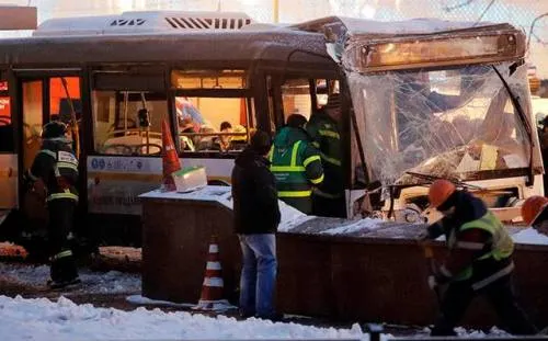 Mueren arrolladas al menos 5 personas por autobús en Moscú